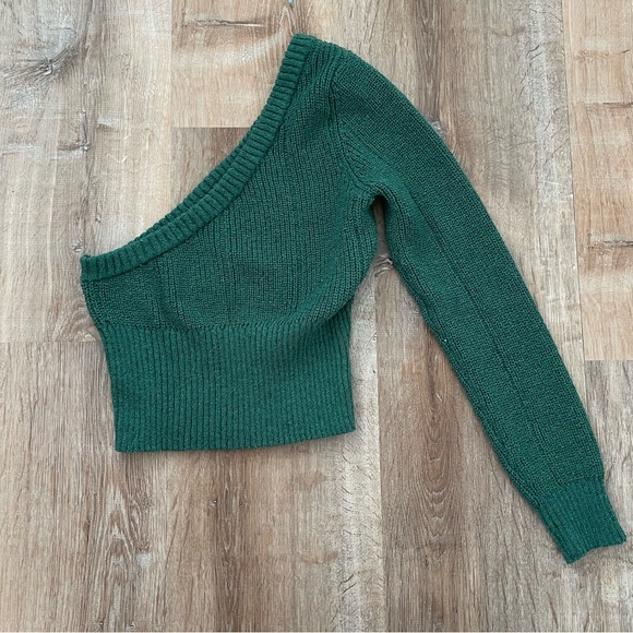 Steve Madden One Shoulder Sweater - Picture 3 of 7